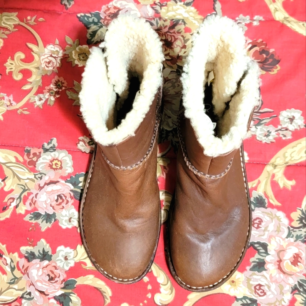 UGG Lillie 3336 Shearling Ankle Boots 7